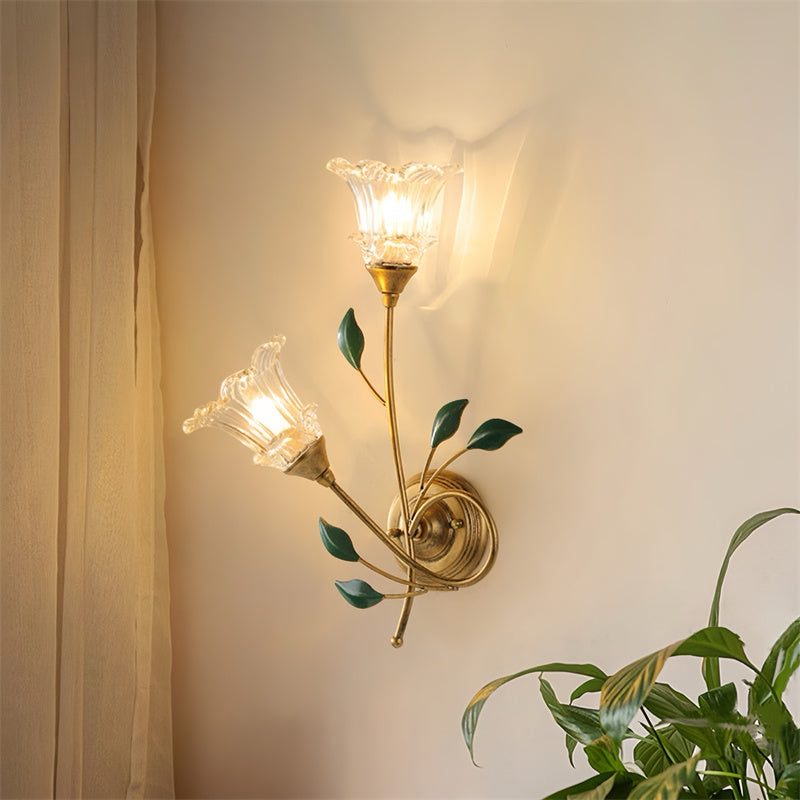 Vägglampa med konstnärlig blommotiv – Handgjord glaslampa för heminredning