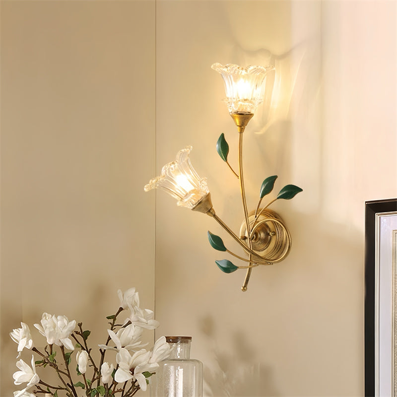 Vägglampa med konstnärlig blommotiv – Handgjord glaslampa för heminredning