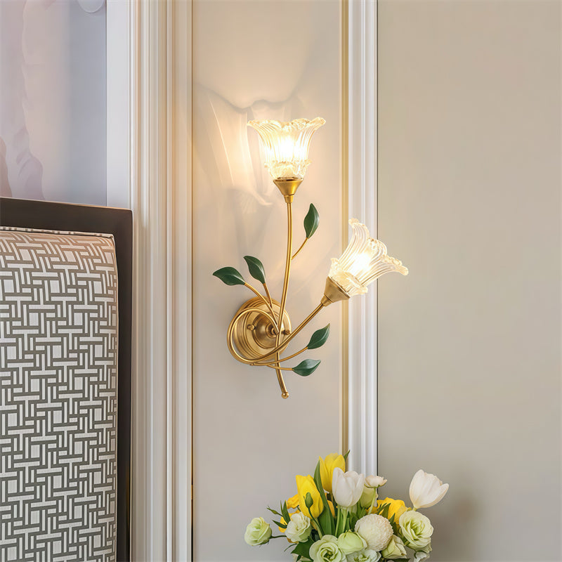 Vägglampa med konstnärlig blommotiv – Handgjord glaslampa för heminredning