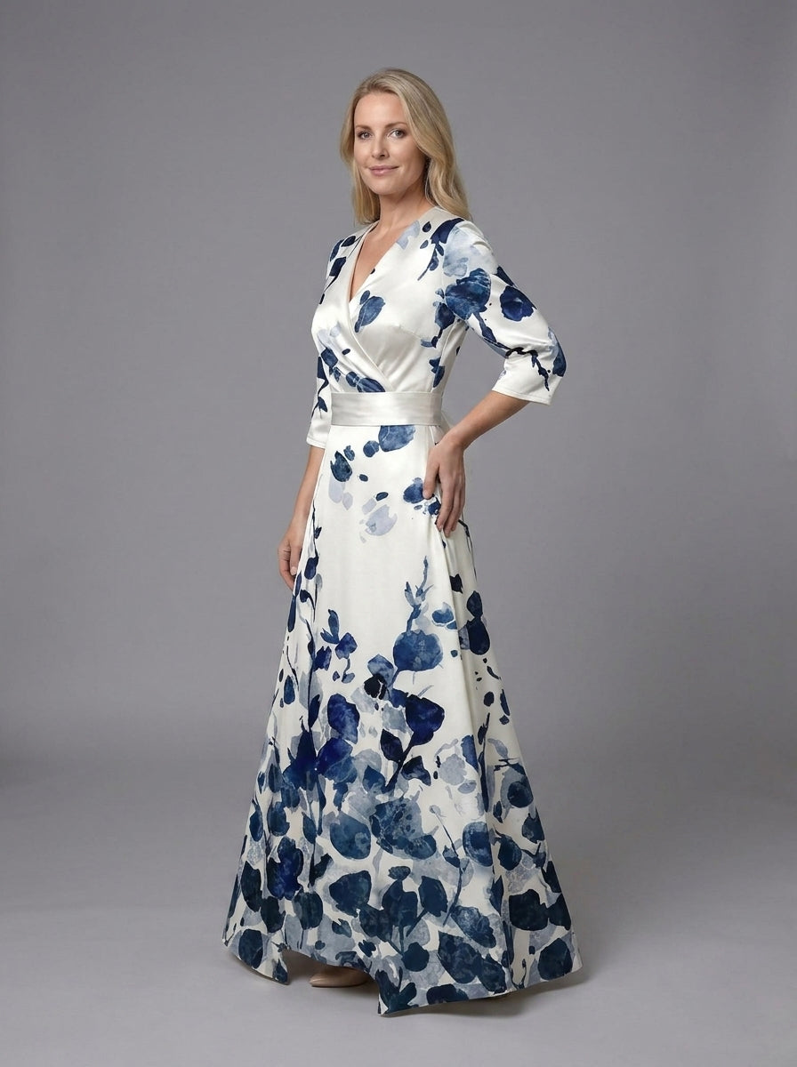Lydia | Maxiklänning i satin med blommönster och V-ringning – elegant klädsel för fest och finare tillfällen