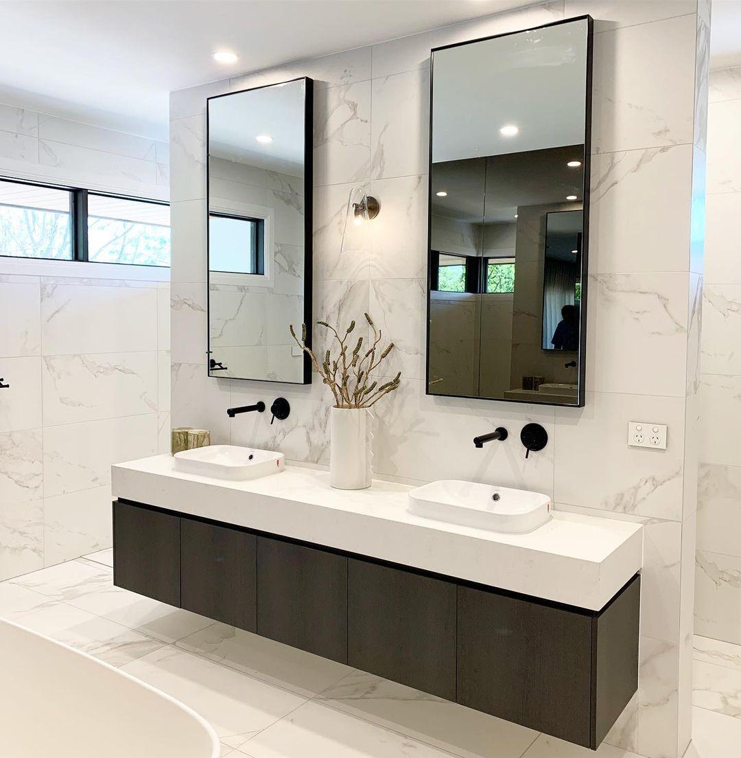 Elegant konisk vägglampa i glas – Modern vägglampa för sovrum och vardagsrum