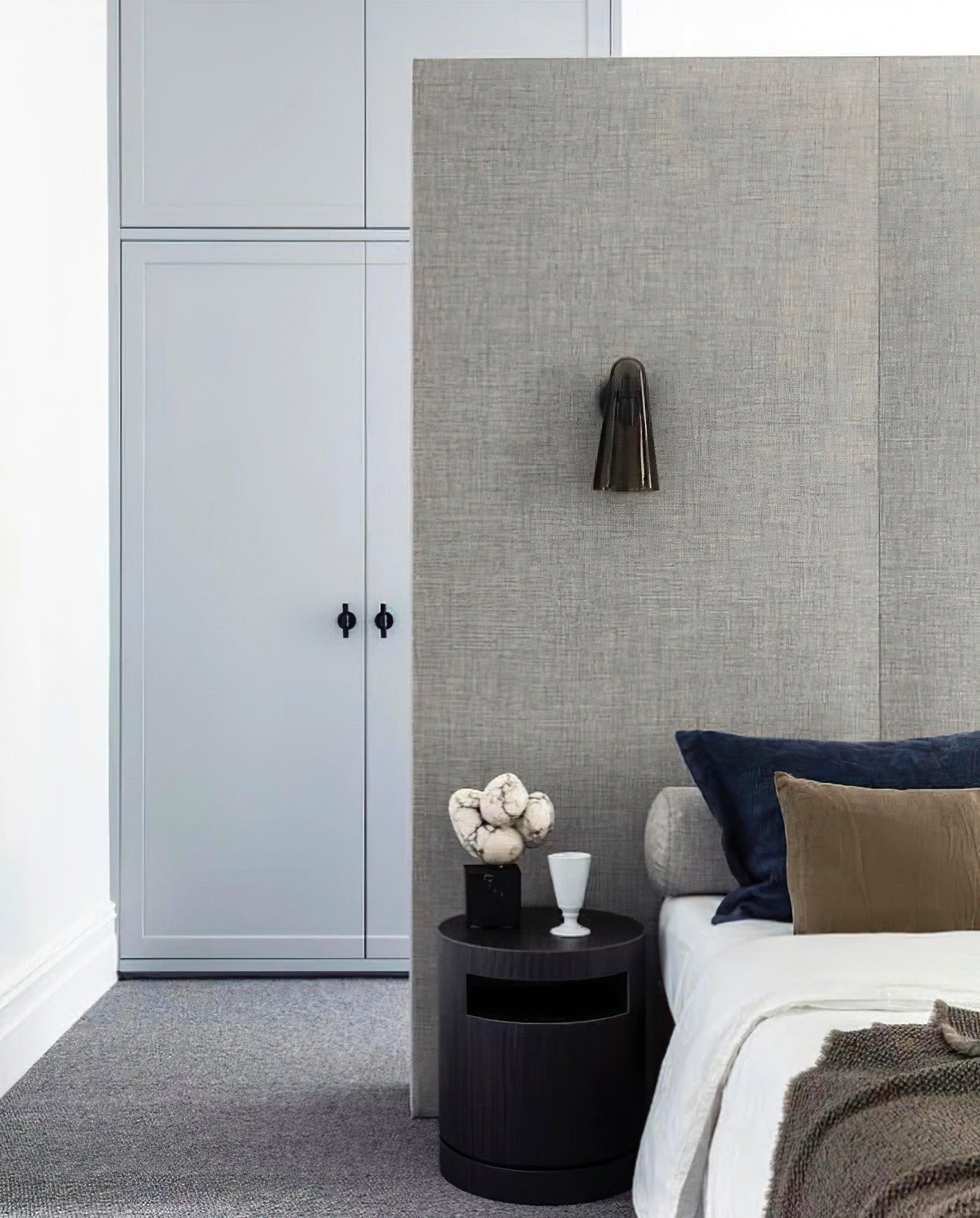 Elegant konisk vägglampa i glas – Modern vägglampa för sovrum och vardagsrum