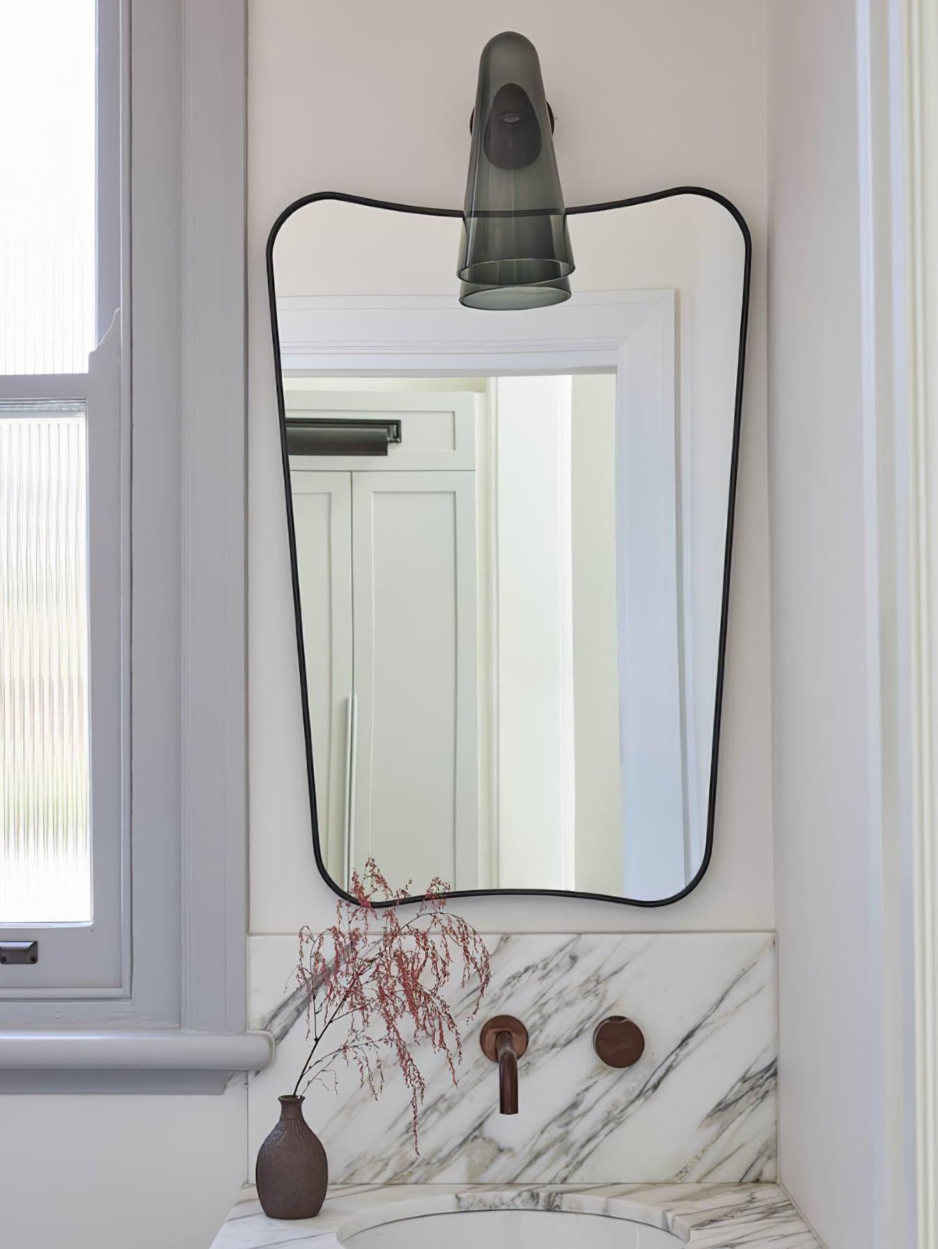 Elegant konisk vägglampa i glas – Modern vägglampa för sovrum och vardagsrum