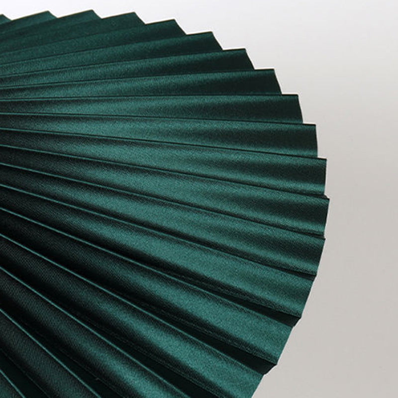 Nordic Folded Linen Bordslampa – Elegant böjd järndesign