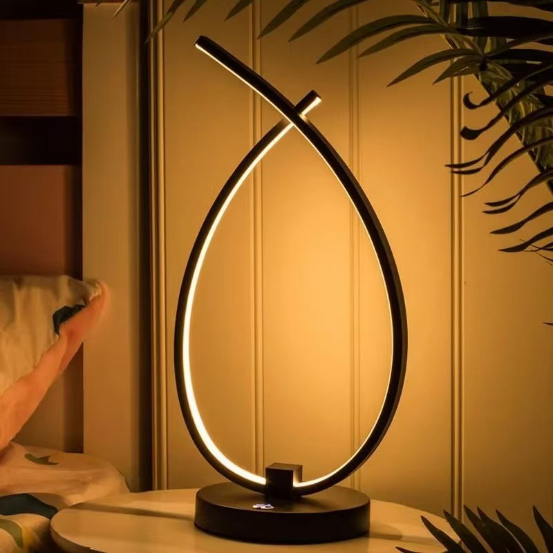 Twisted Water Drop LED-bordslampa – Modern Elegance, Serene Glow