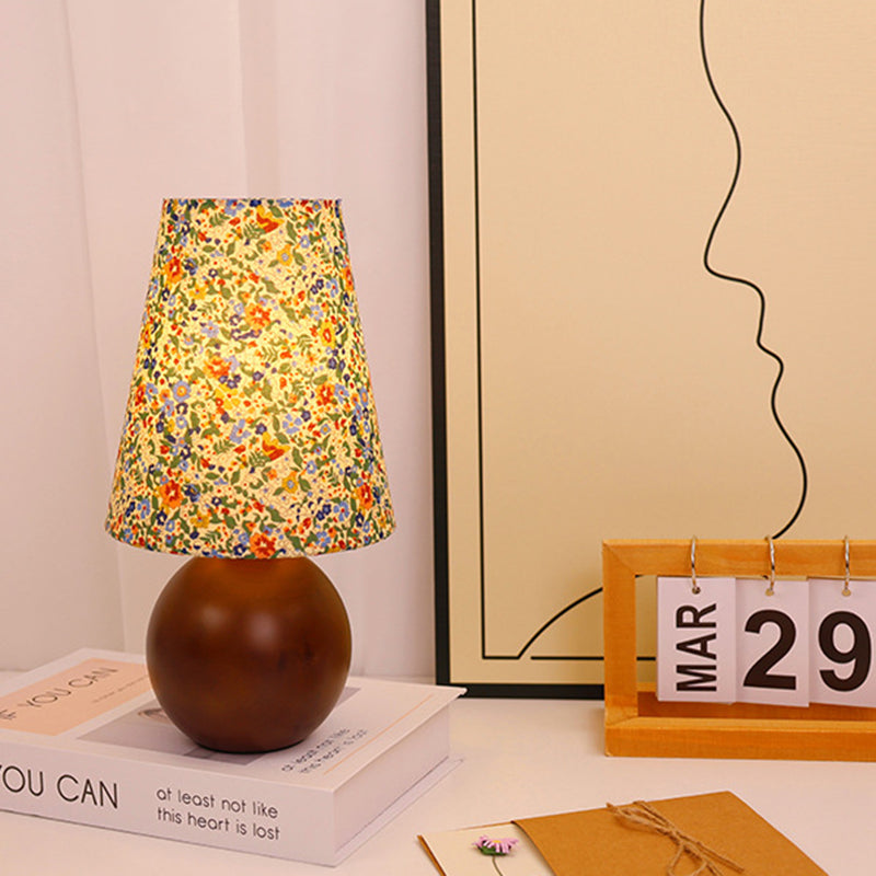 Vintage rund LED-bordslampa – handmålad blommig trä- och tygdesign