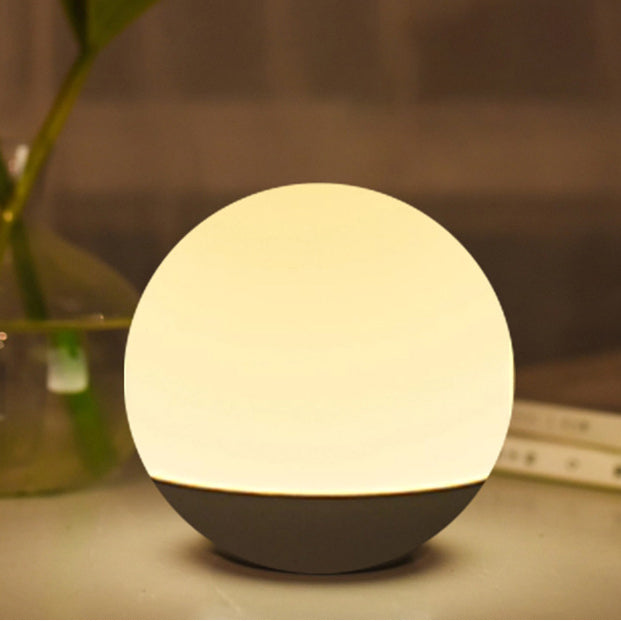 Snygg LED Orb-bordslampa – minimalistisk design