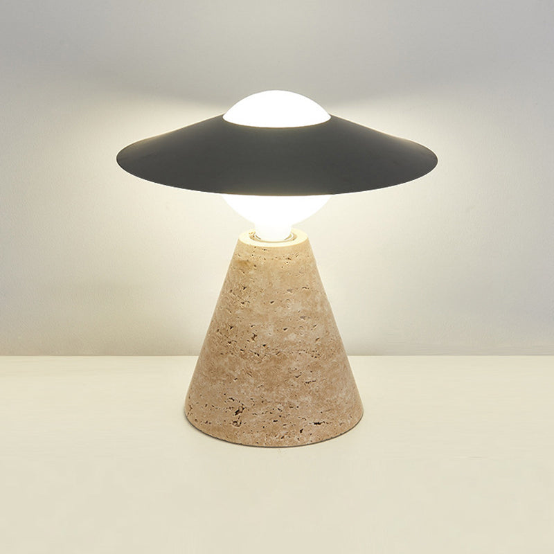 Modern nordisk bordslampa – elegant svart sten- och metalldesign
