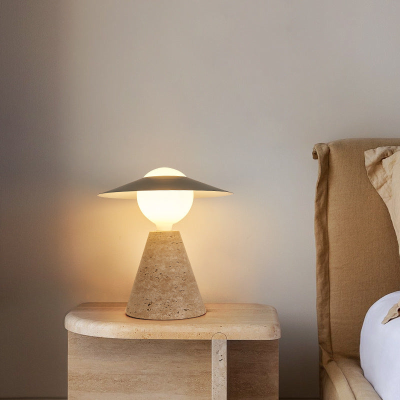 Modern nordisk bordslampa – elegant svart sten- och metalldesign
