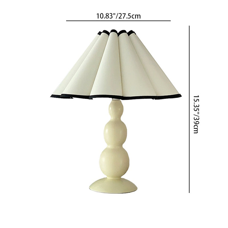 Franskinspirerad tygbordslampa – elegant avsmalnande pumpadesign