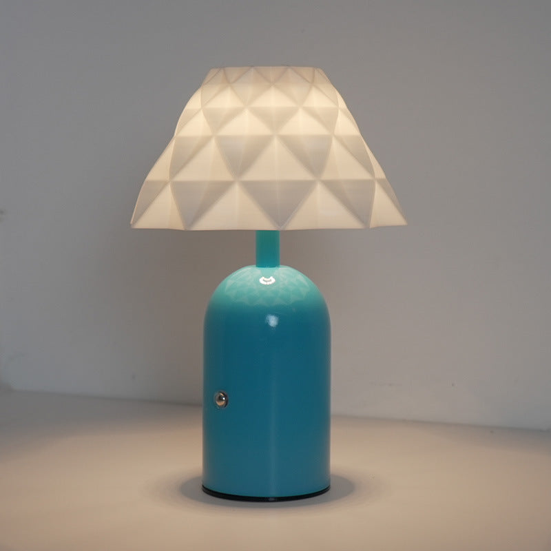 Minimalistisk nordisk uppladdningsbar LED-bordslampa – elegant järnkondesign