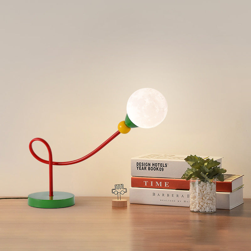 Snygg barnbordslampa med månmotiv - Modern arbetslampa med 1 ljuskälla
