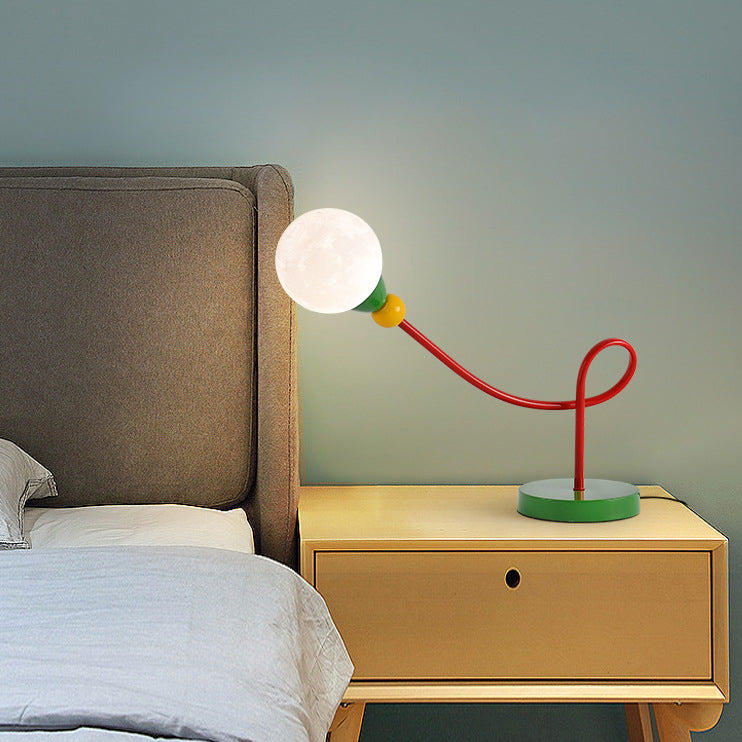 Snygg barnbordslampa med månmotiv - Modern arbetslampa med 1 ljuskälla