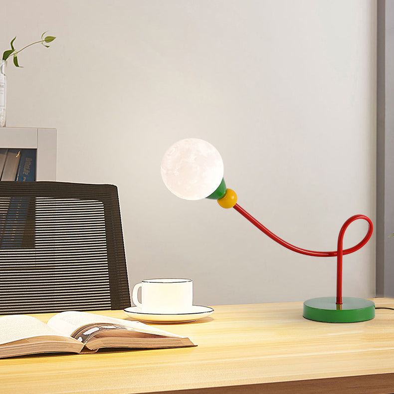 Snygg barnbordslampa med månmotiv - Modern arbetslampa med 1 ljuskälla