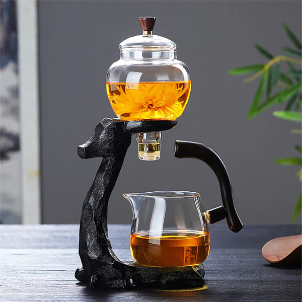 Elegant tekanna i glas med magnetisk infusionsanordning