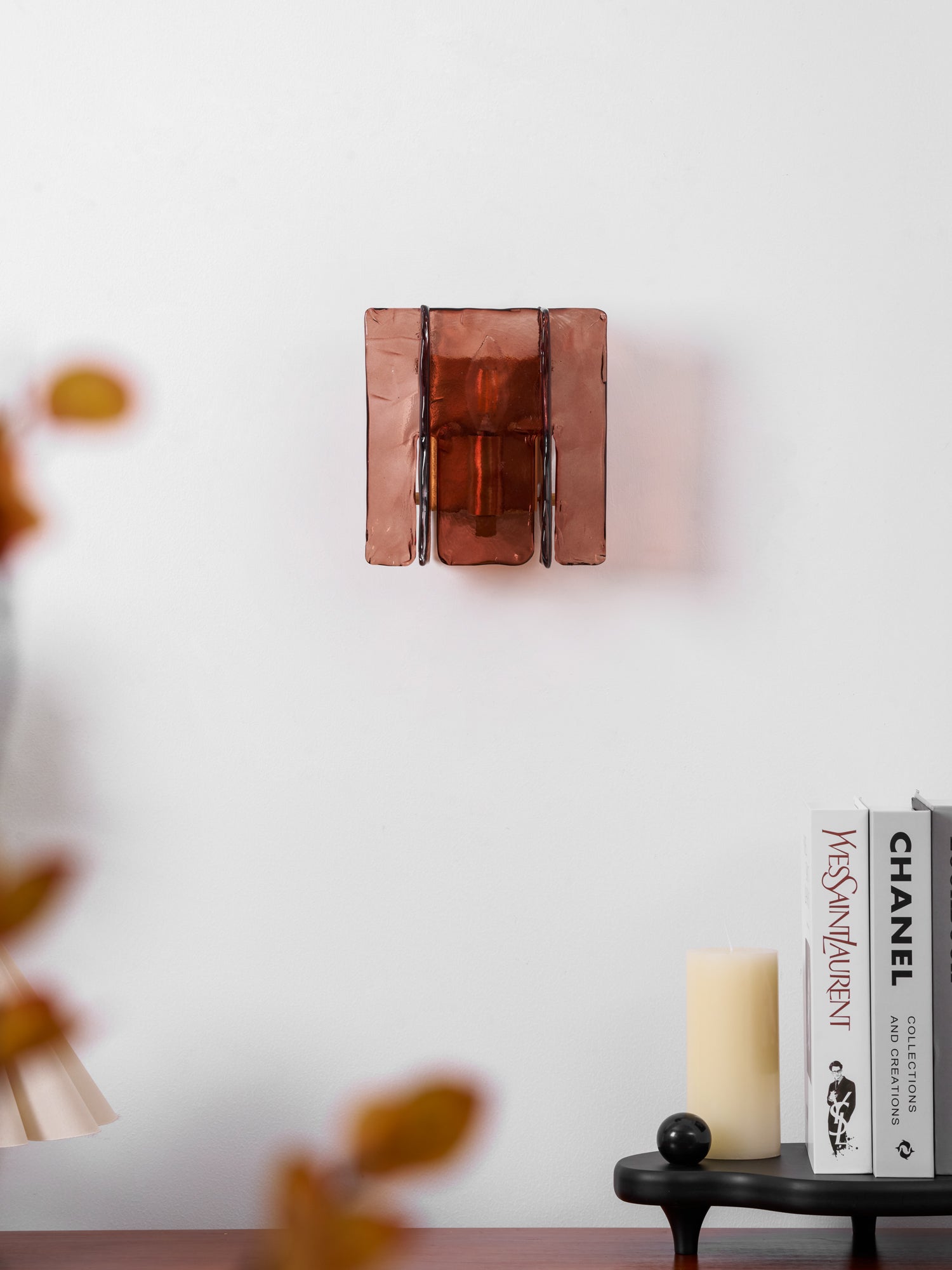 Regal Crest Vägglampa – Modern Mässingssköldlampa