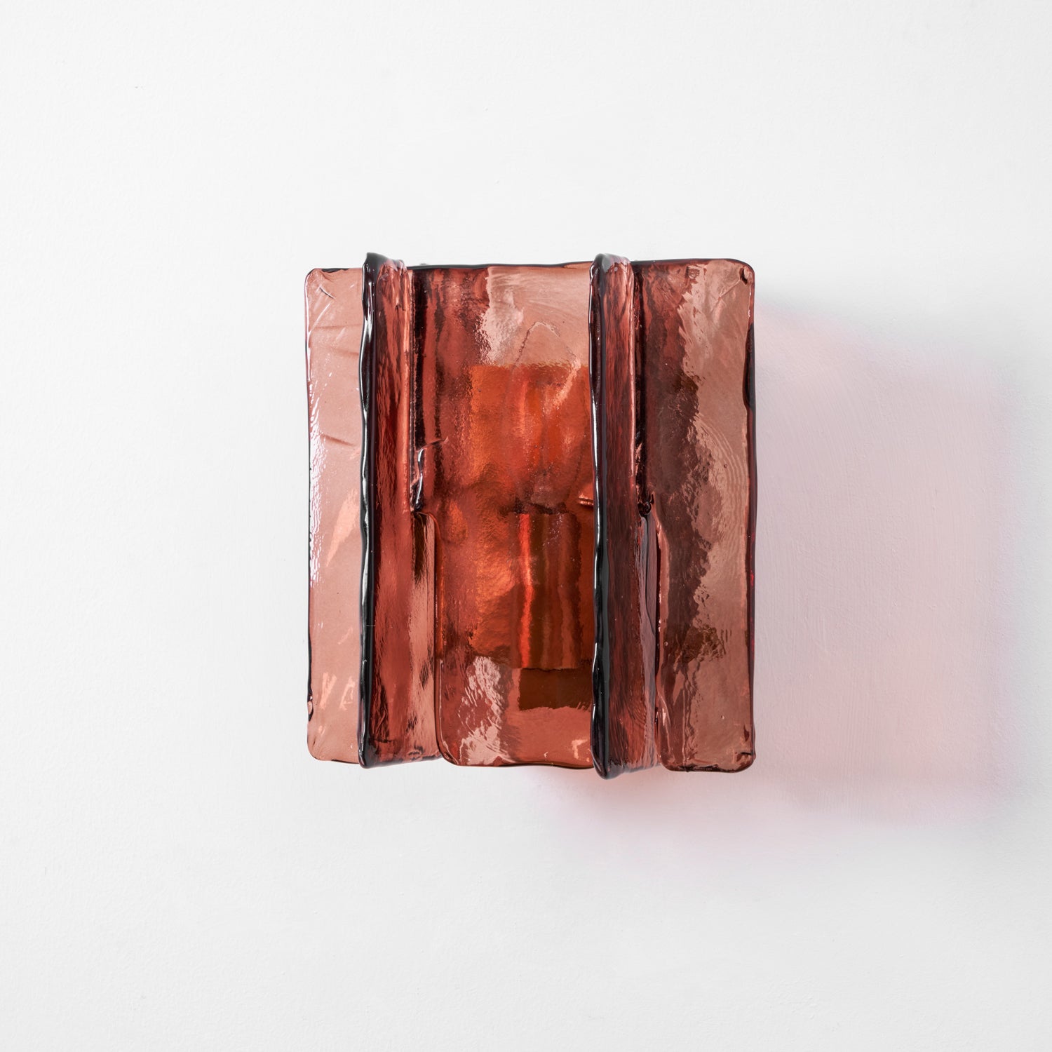 Regal Crest Vägglampa – Modern Mässingssköldlampa