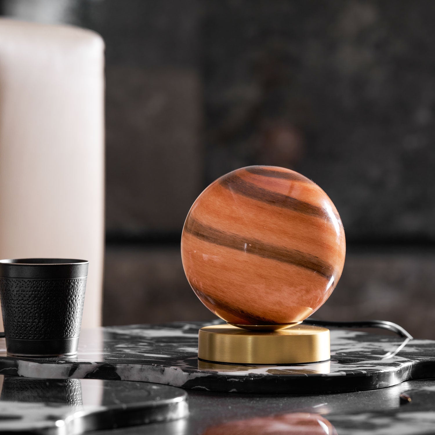 Galaxinspirerad bordslampa – Stämningsbelysning för inomhusmiljöer