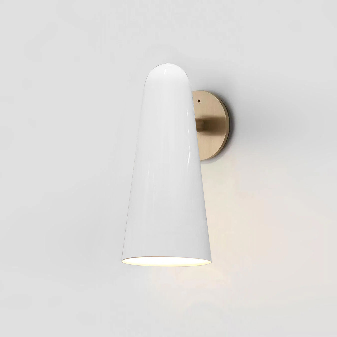 Elegant konisk vägglampa i glas – Modern vägglampa för sovrum och vardagsrum