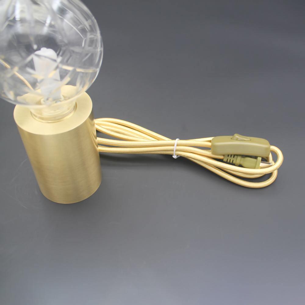 Modern kristallbordslampa – Sofistikerad glödlampa för inomhusbruk