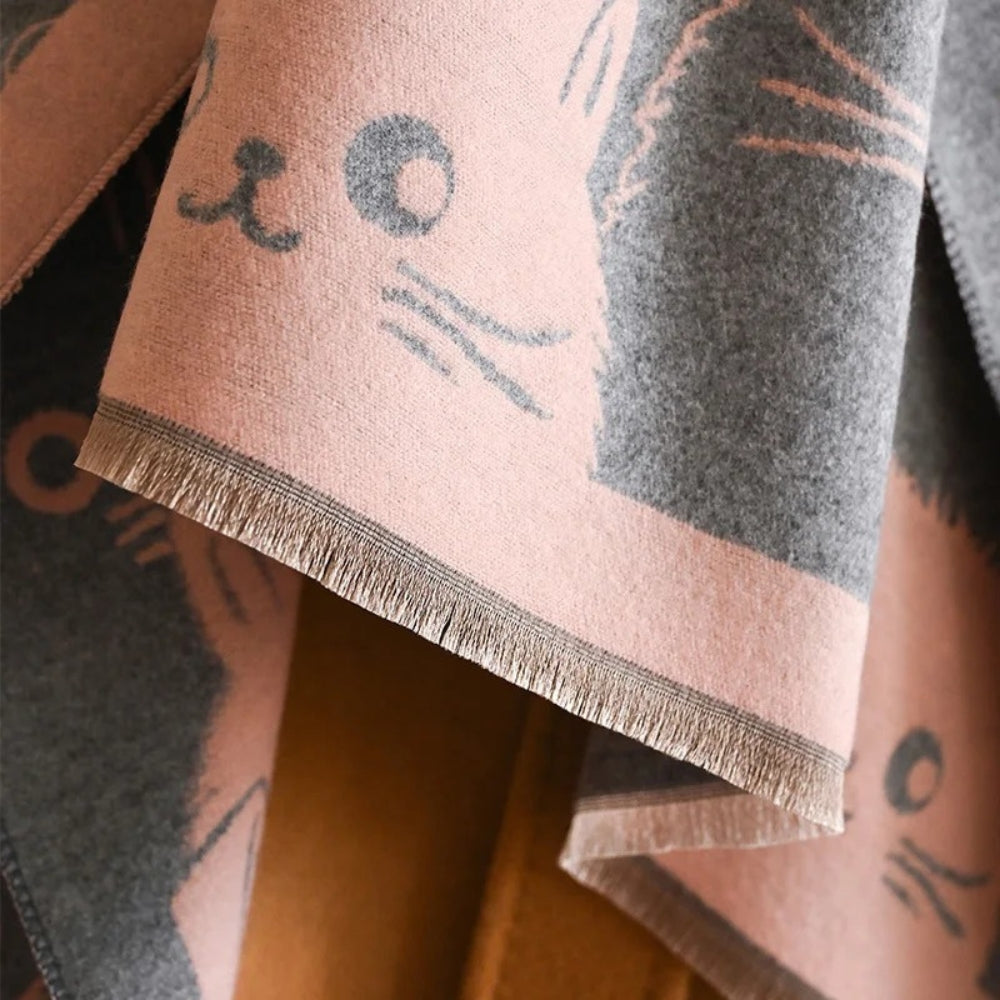 Mysig stickad halsduk med kattmönster – varm vintersjal