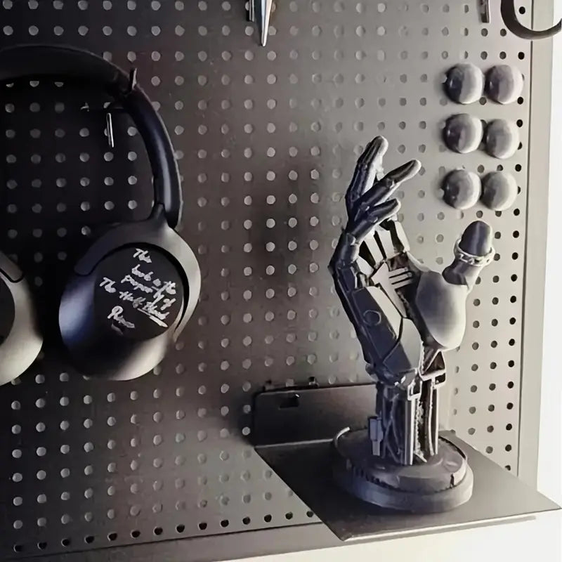 Futuristiskt spelkontrollstativ – Elegant Sci-Fi-displayhållare