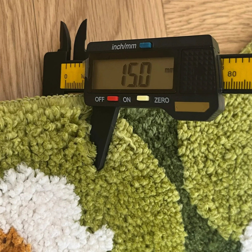 Blommig plyschmatta – Mjuk och absorberande golvmatta