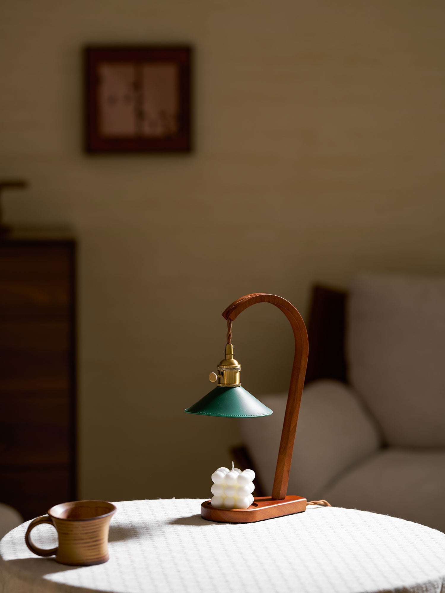 Gudinnainspirerad bordslampa - elegant dekorativ lampa