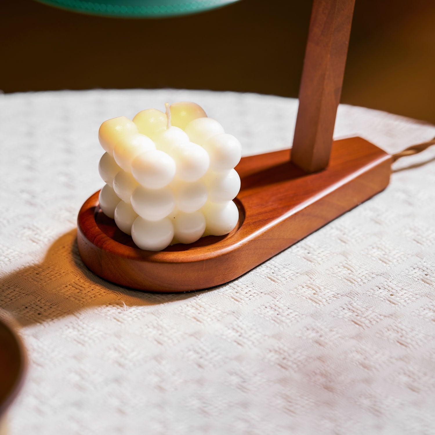 Gudinnainspirerad bordslampa - elegant dekorativ lampa