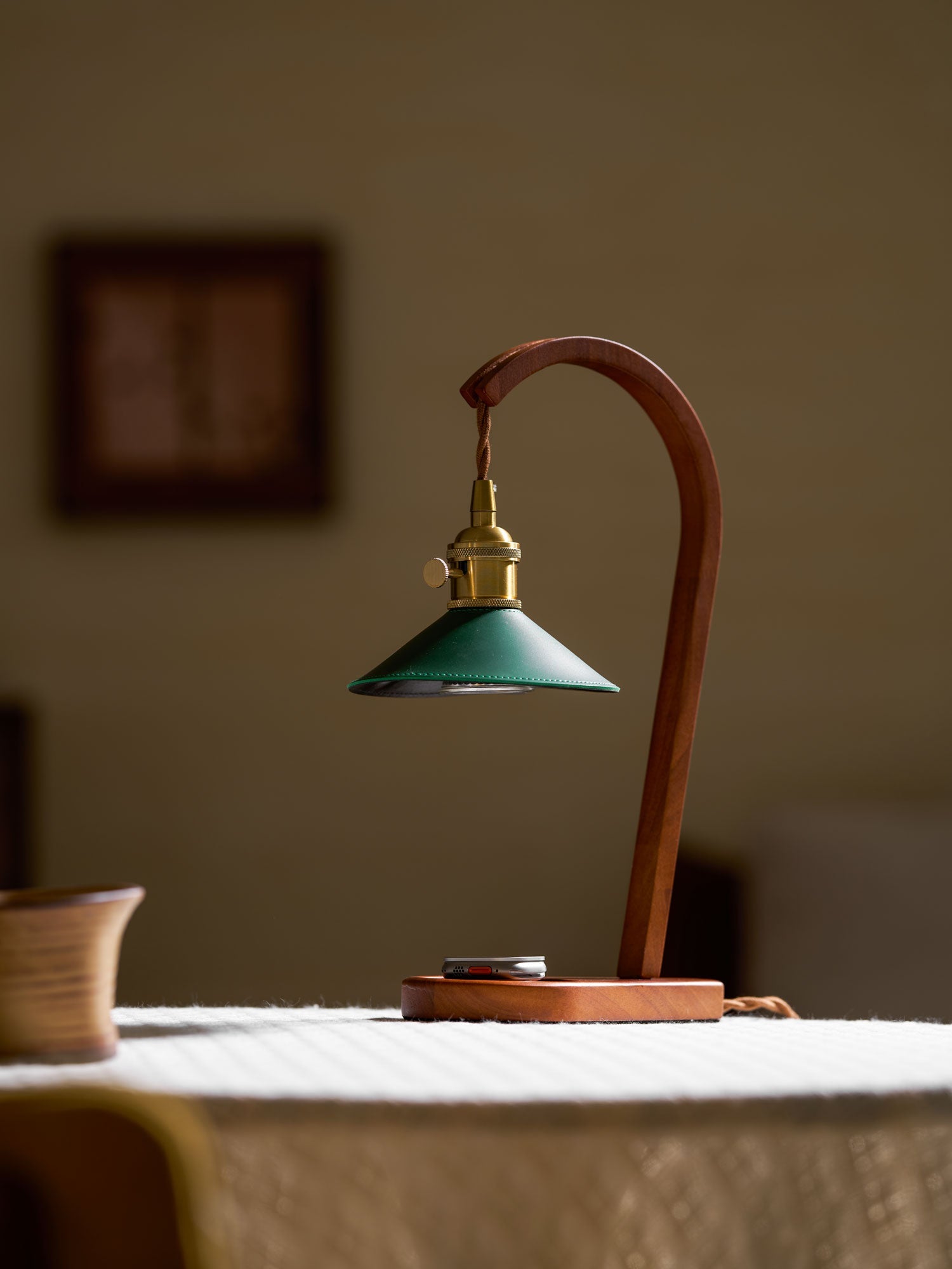 Gudinnainspirerad bordslampa - elegant dekorativ lampa
