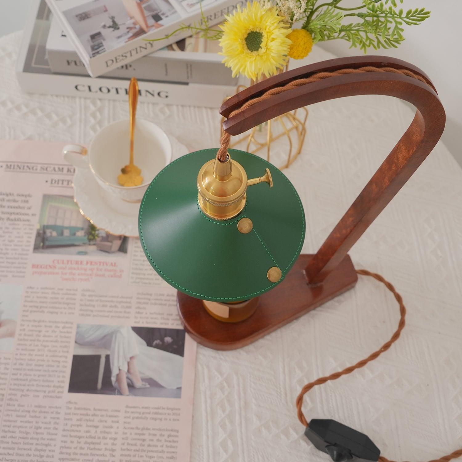 Gudinnainspirerad bordslampa - elegant dekorativ lampa