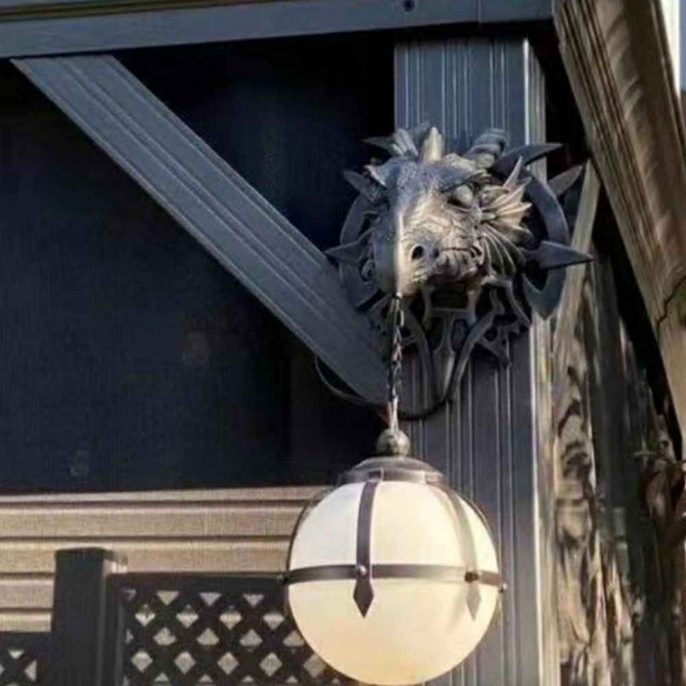 LED-vägglampa med drakeskalle – kuslig Halloweendekoration