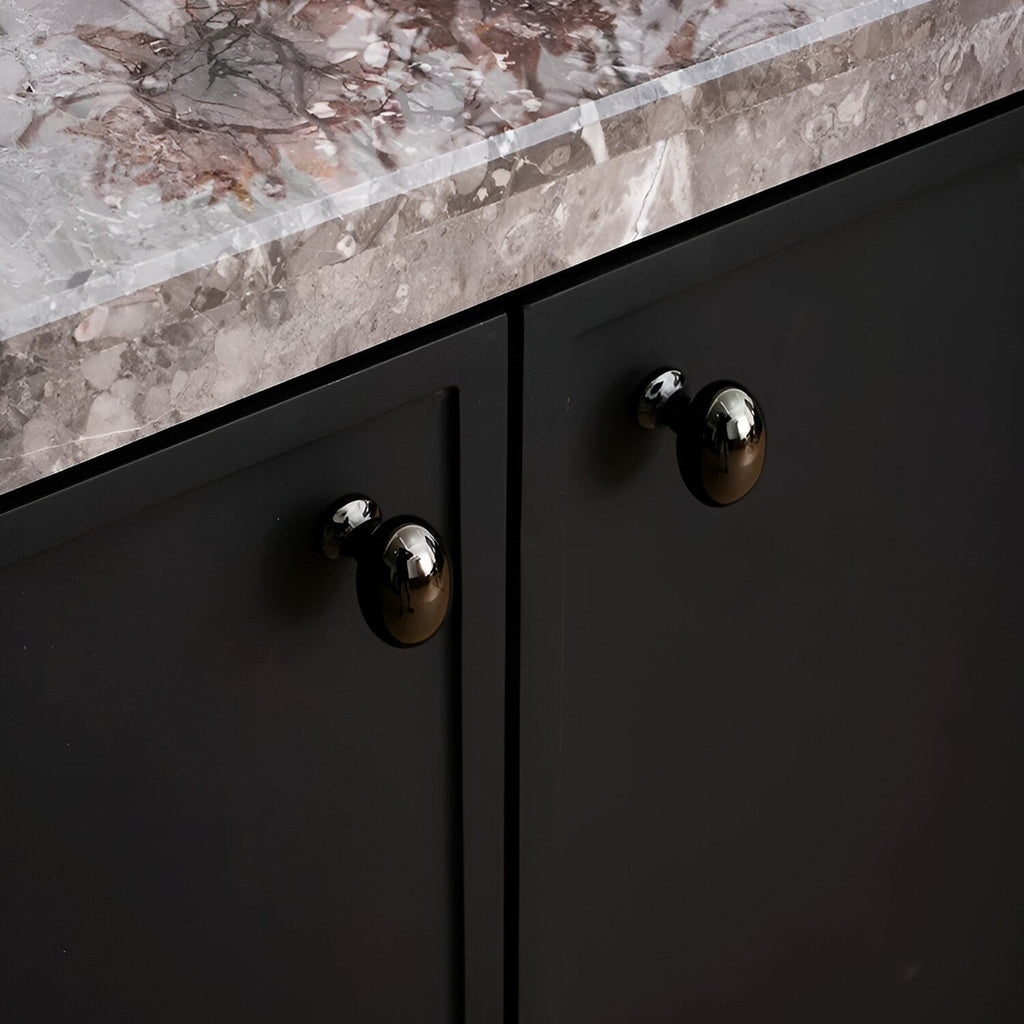 Italiensktillverkade knoppar i massiv mässing – Lyxig touch för dörrar och lådor