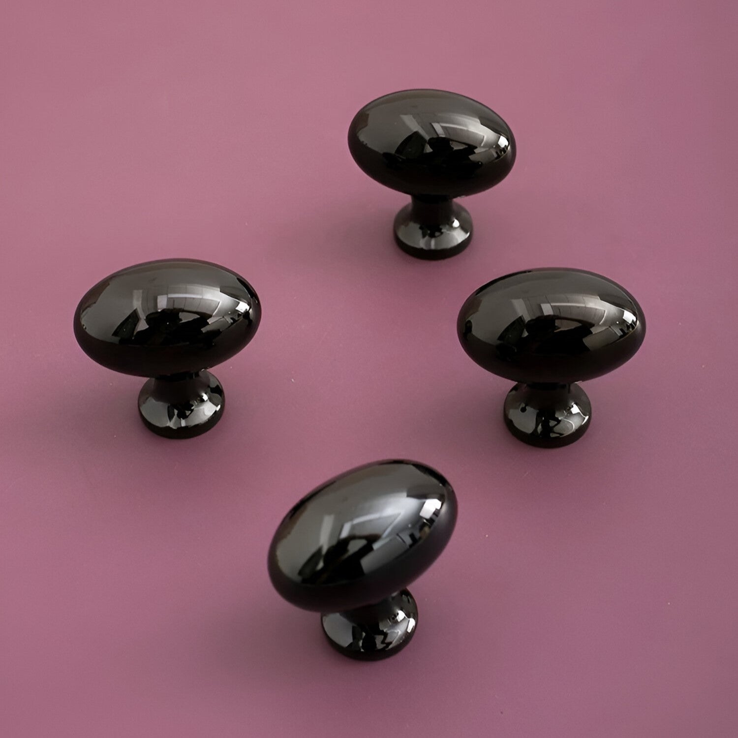 Italiensktillverkade knoppar i massiv mässing – Lyxig touch för dörrar och lådor