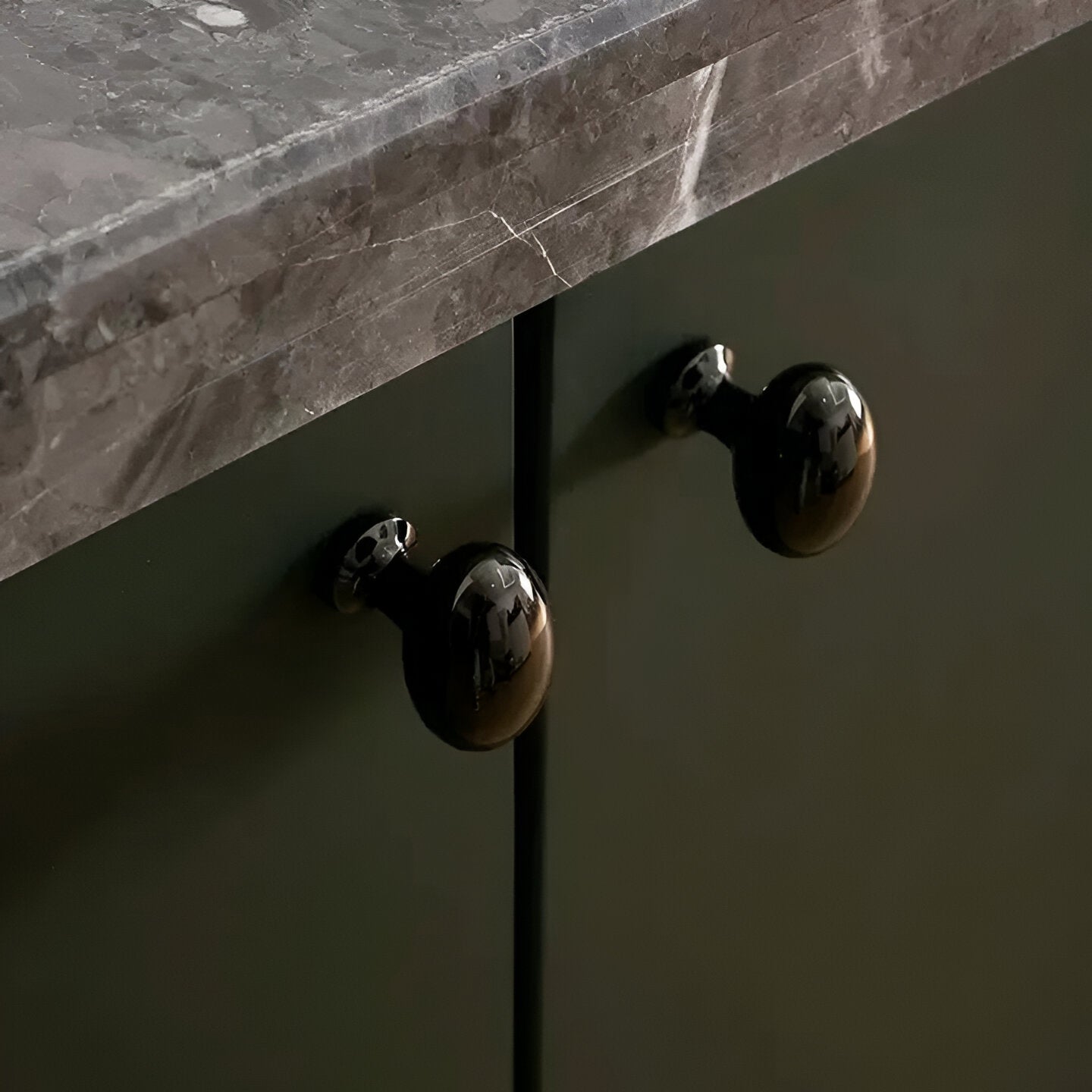 Italiensktillverkade knoppar i massiv mässing – Lyxig touch för dörrar och lådor