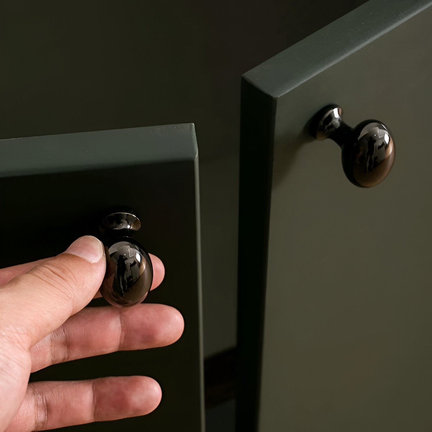 Italiensktillverkade knoppar i massiv mässing – Lyxig touch för dörrar och lådor