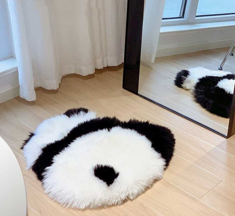 CozyNest – Plyschig golvmatta med panda-tema