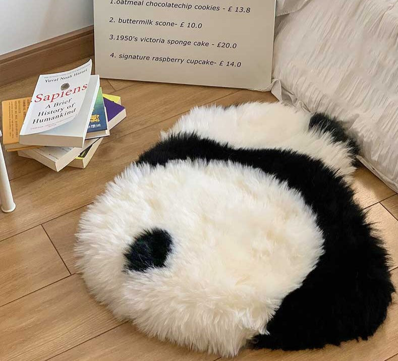 CozyNest – Plyschig golvmatta med panda-tema
