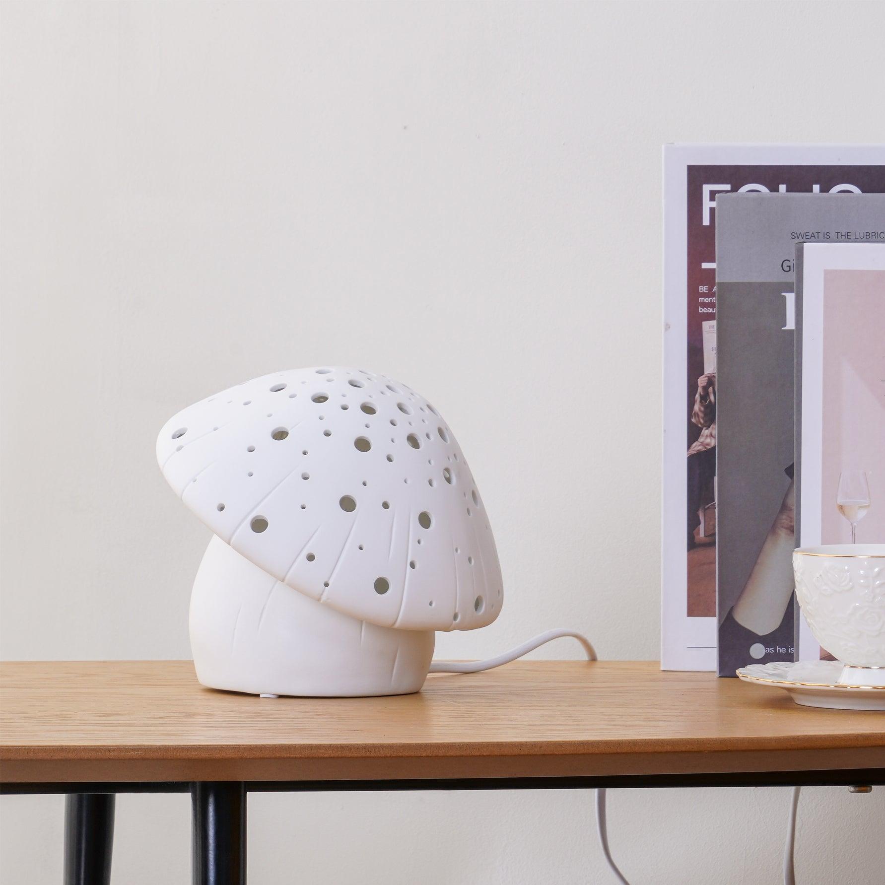 Clean Curve bordslampa - Vit svampinspirerad lampa