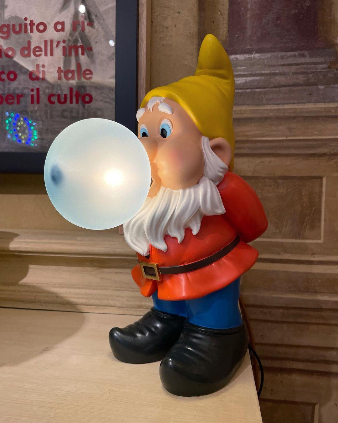 Lekfull LED-bordslampa – Ljus och livfull skrivbordsaccentlampa