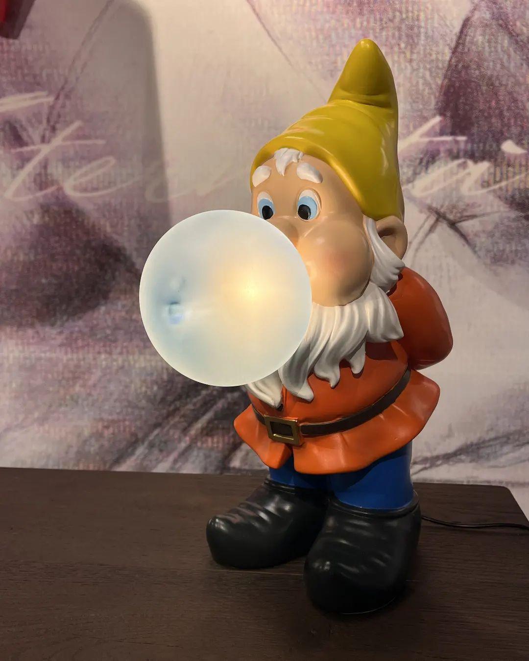 Lekfull LED-bordslampa – Ljus och livfull skrivbordsaccentlampa