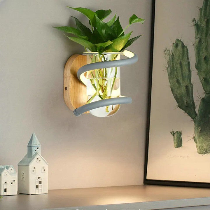 Nordic Blossom LED-vägglampa – Träaccent med dekorativ vas, modern stämningsbelysning