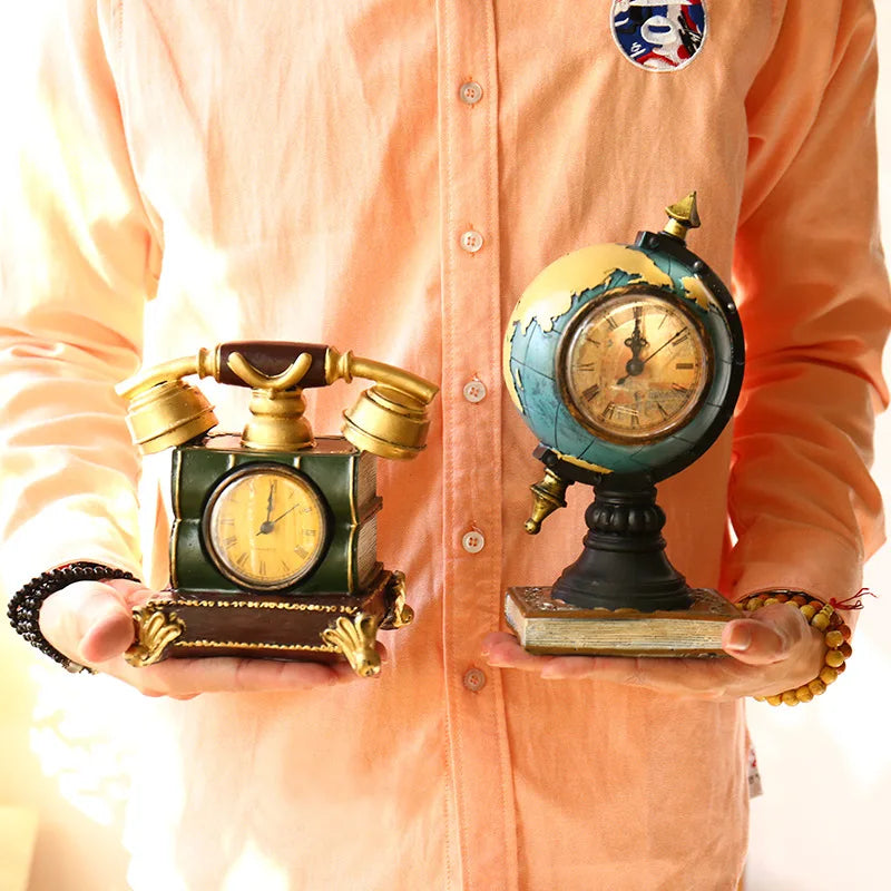 Tidlös Elegance skrivbordsklocka – antikinspirerad accent