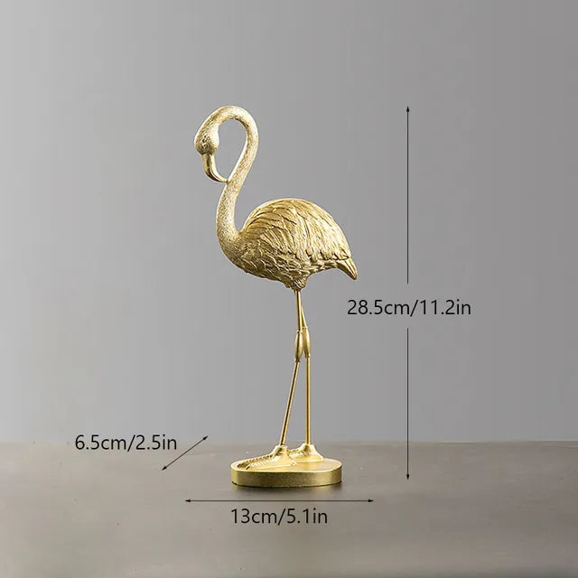 Lyxig gyllene flamingoskulptur - Elegant tropisk fågelstaty för modern heminredning