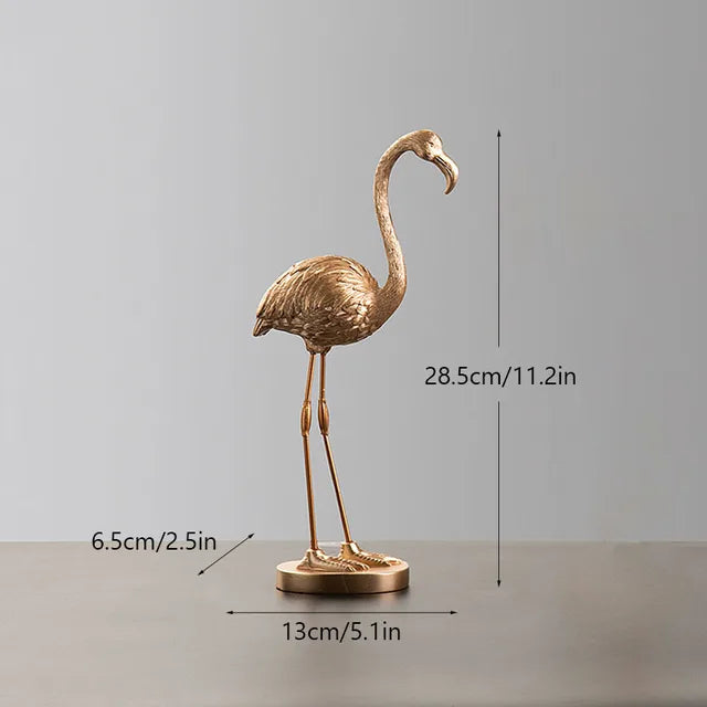 Lyxig gyllene flamingoskulptur - Elegant tropisk fågelstaty för modern heminredning