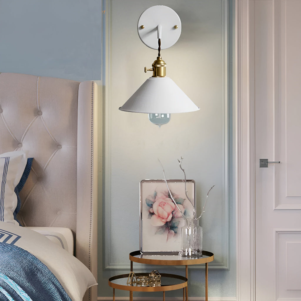 Retro industriell konvägglampa – Vintage metallbelysning för hem och kontor