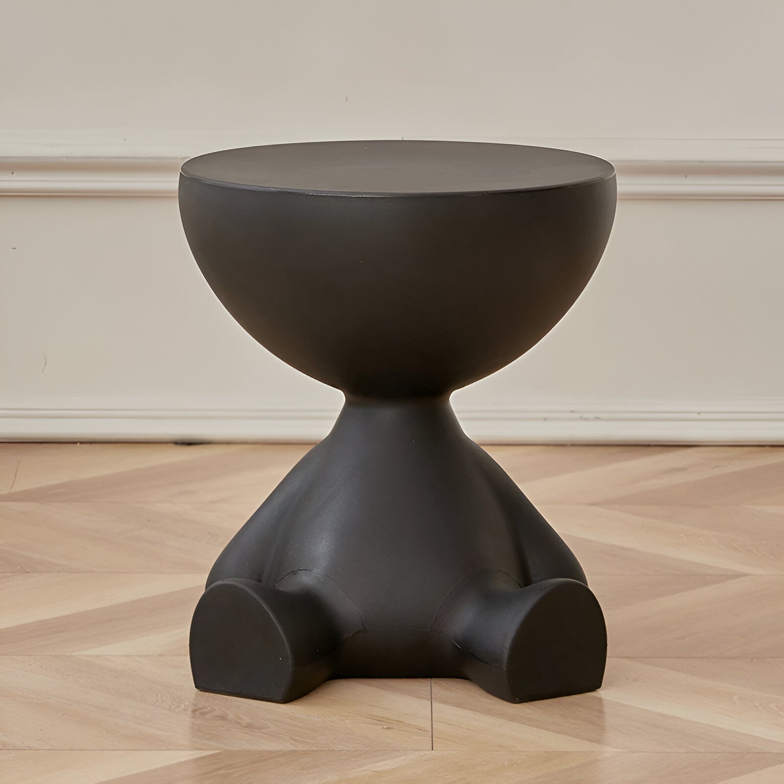 Modernt runt soffbord – Elegant mittpunkt i vardagsrummet med klassisk design