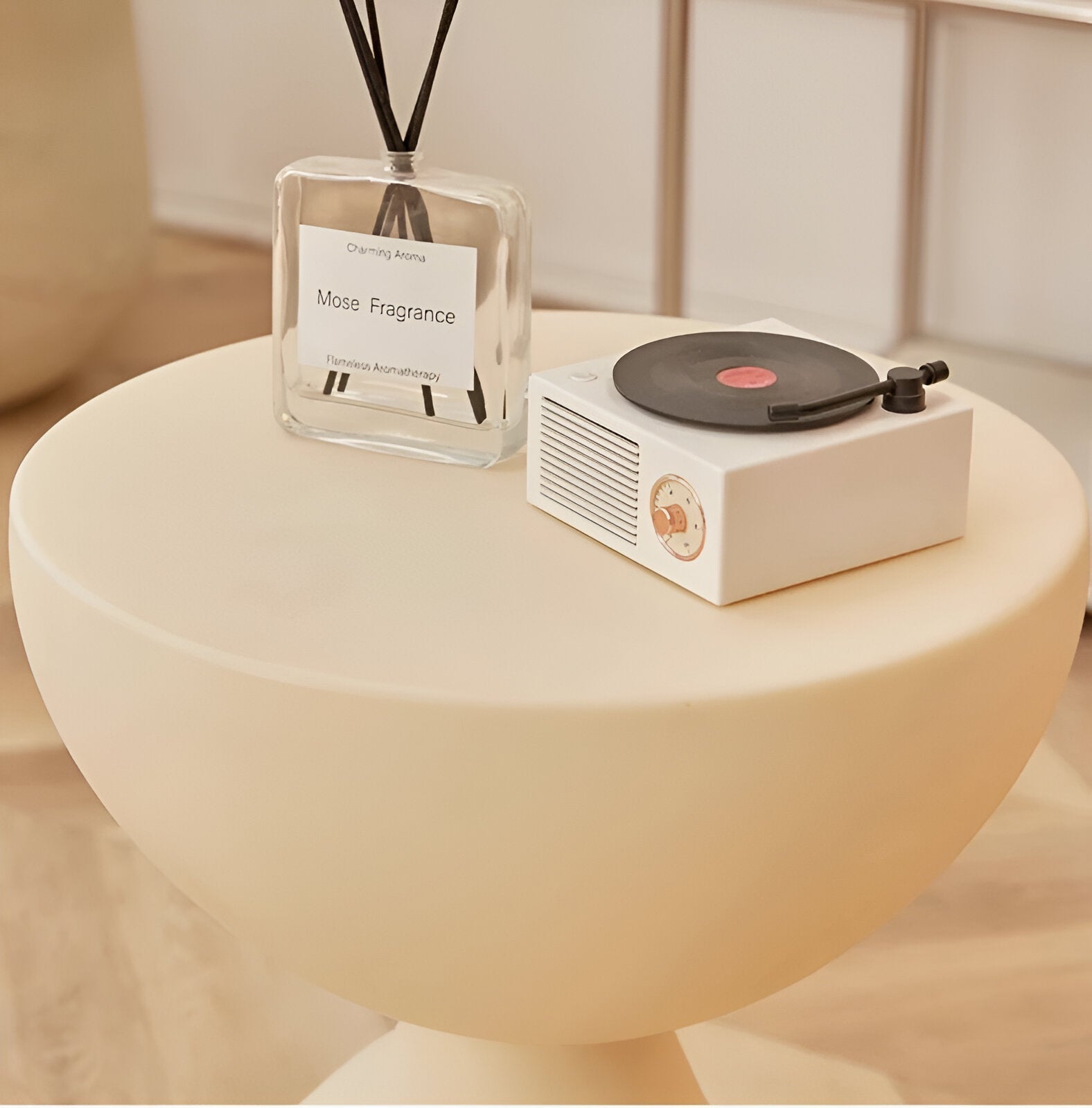 Modernt runt soffbord – Elegant mittpunkt i vardagsrummet med klassisk design