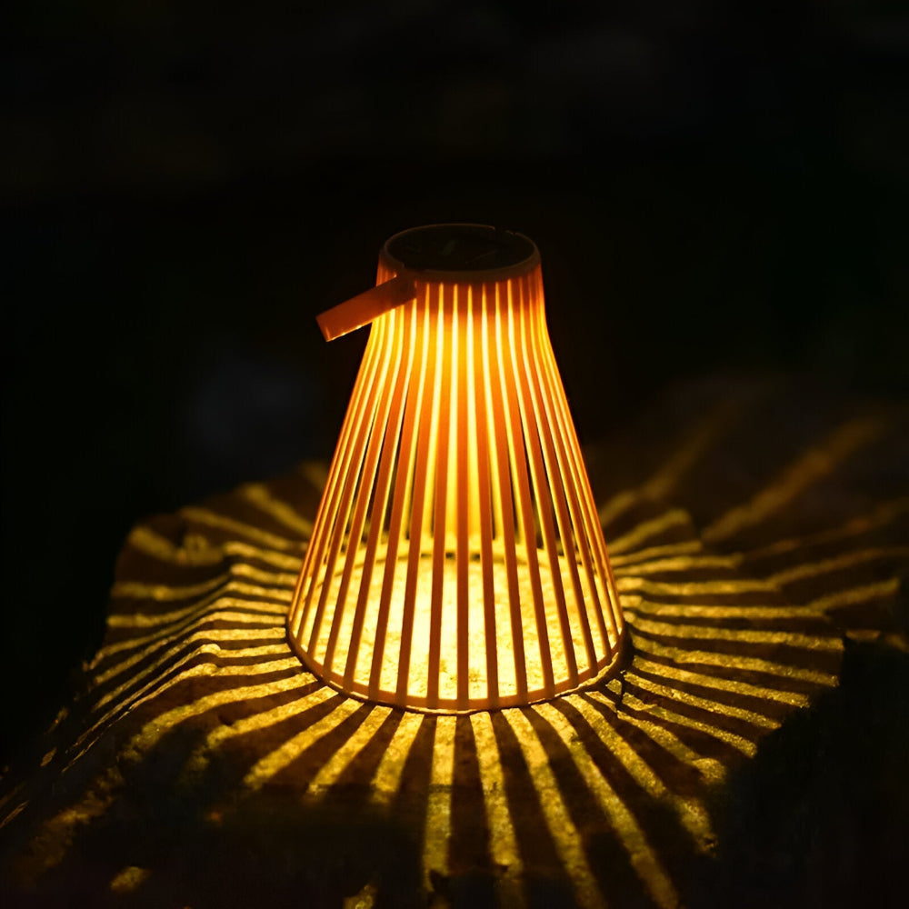 Solarbetriebene Außenlaterne - Umweltfreundliche Gartenbeleuchtung