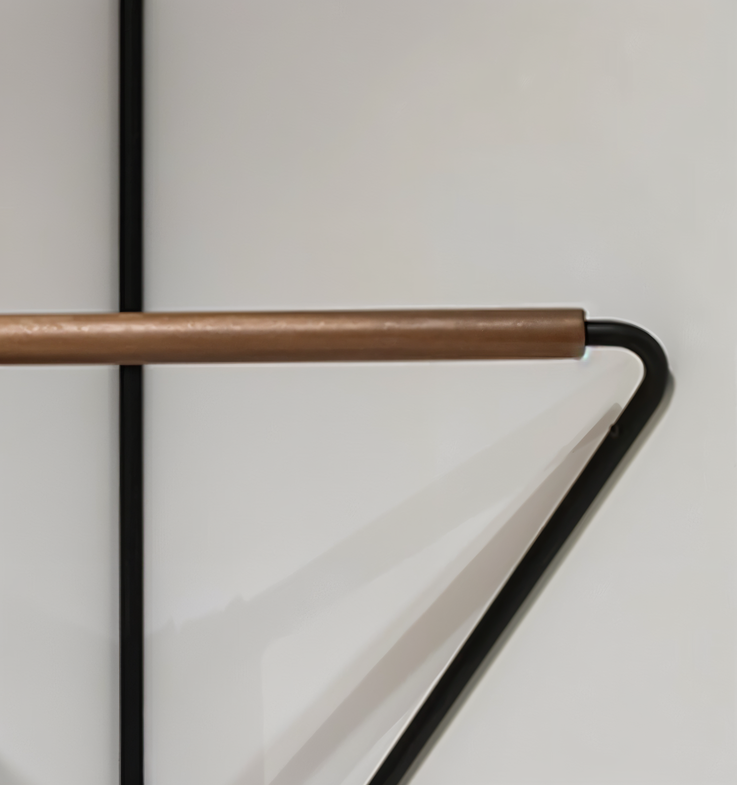 Modern geometrisk metallklädhängare – snygg och mångsidig förvaringslösning